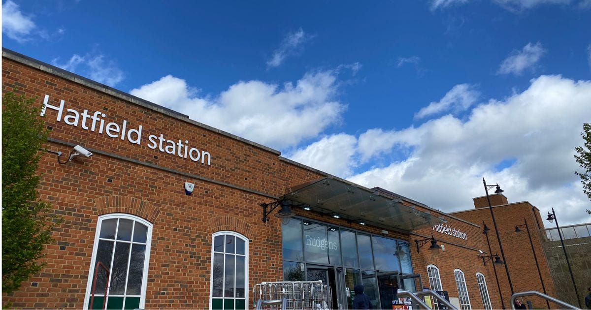 How to get to Hatfield by train Hatfield station
