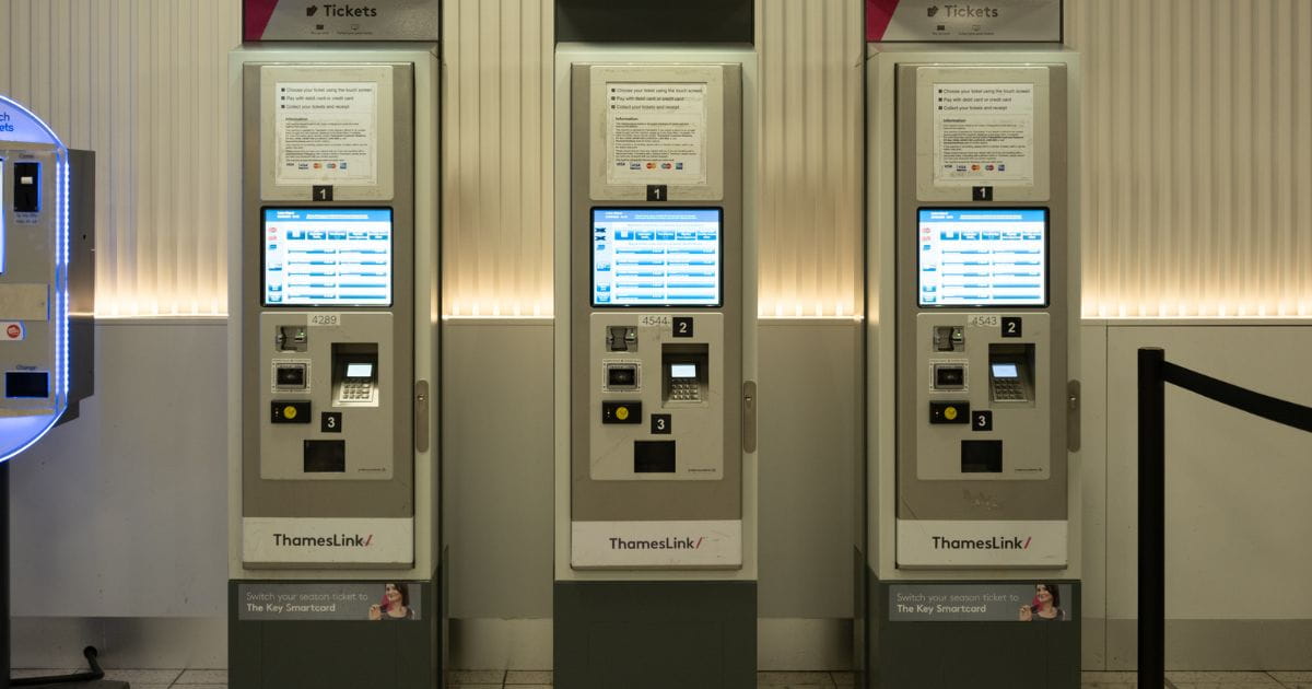 Train tickets to London Luton Airport Thameslink