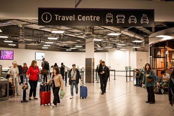 London Luton Airport travel centre