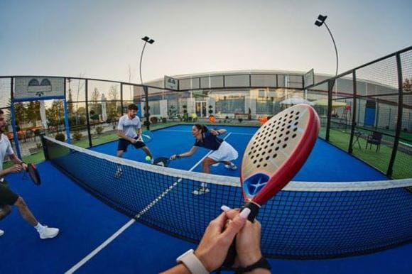Where to play padel in London Thameslink railway guide