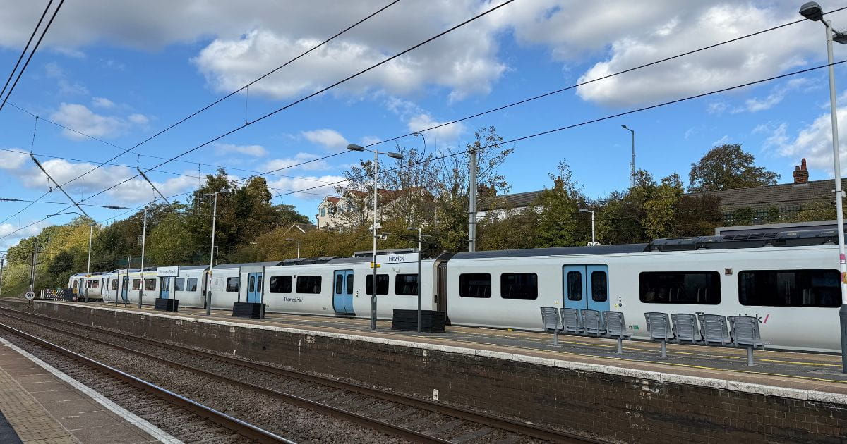 Thameslink trains at Flitwick railway station